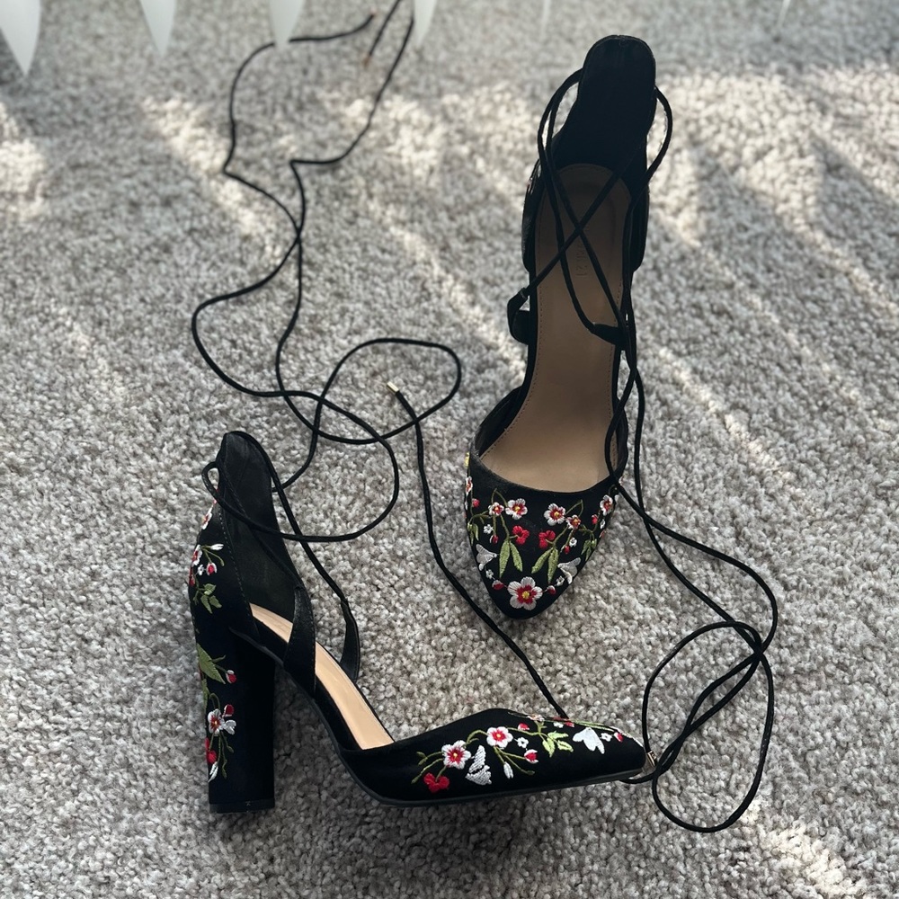 Forever 21 lace up floral appliqué heels